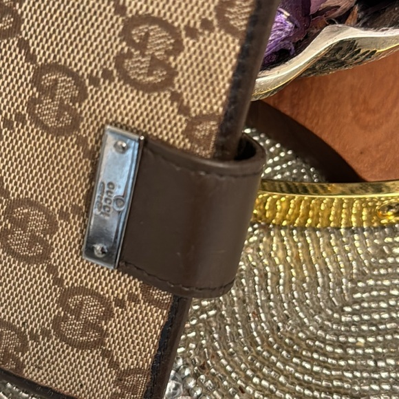 Gucci man’s wallet in decent condition used but still good - Picture 13 of 14